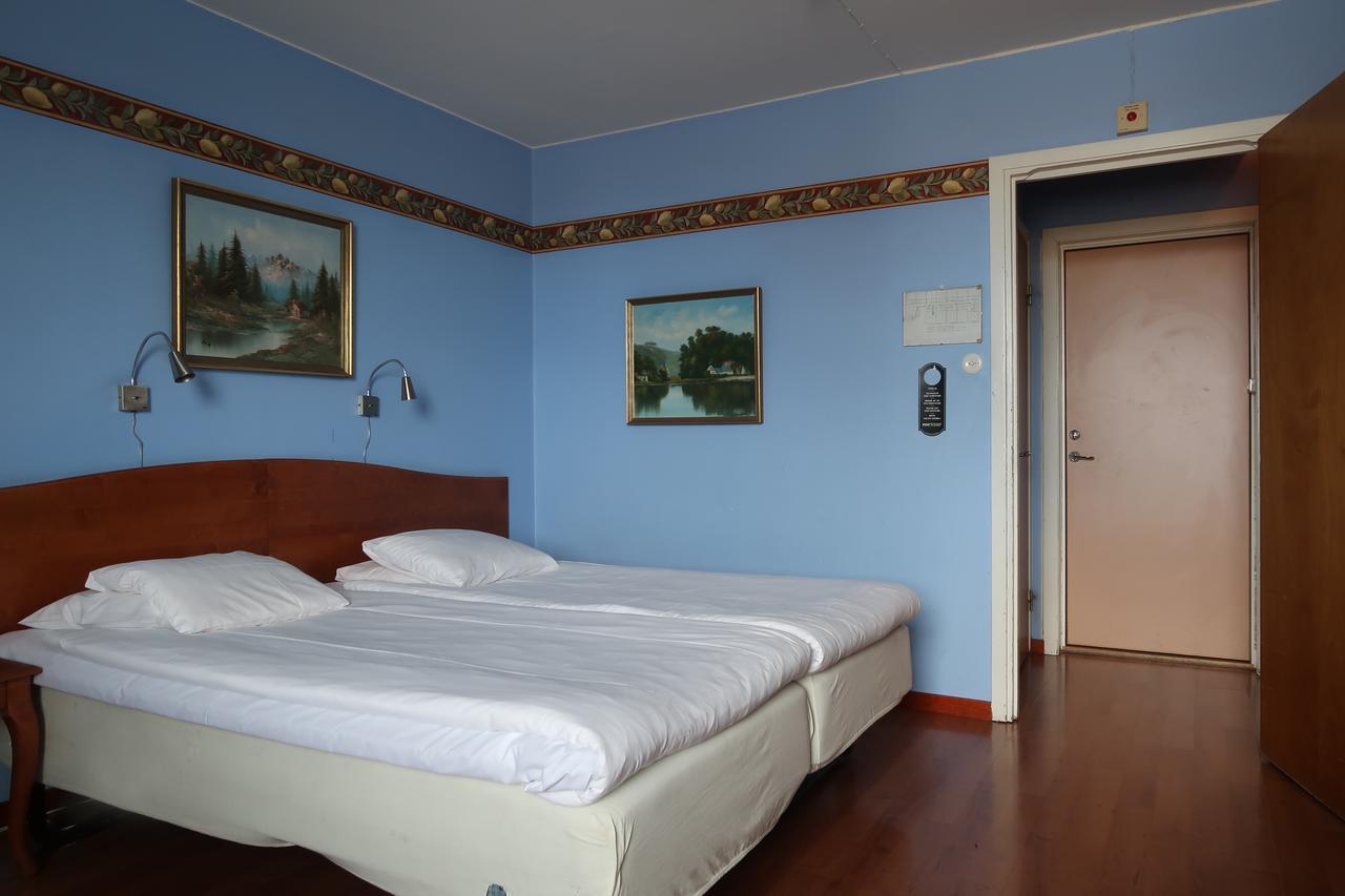 Hotel Aveny Bed & Breakfast Евле Экстерьер фото
