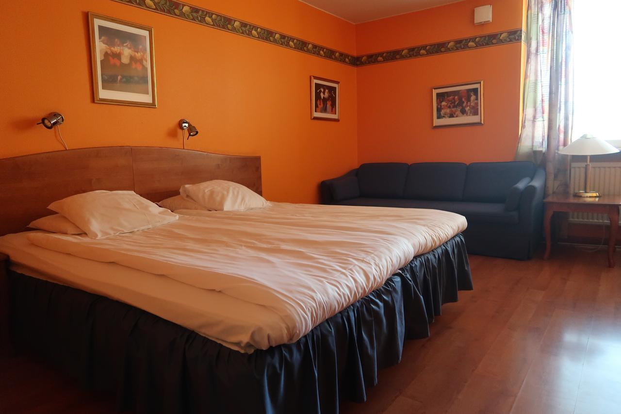 Hotel Aveny Bed & Breakfast Евле Экстерьер фото
