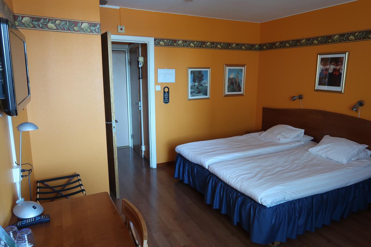 Hotel Aveny Bed & Breakfast Евле Экстерьер фото