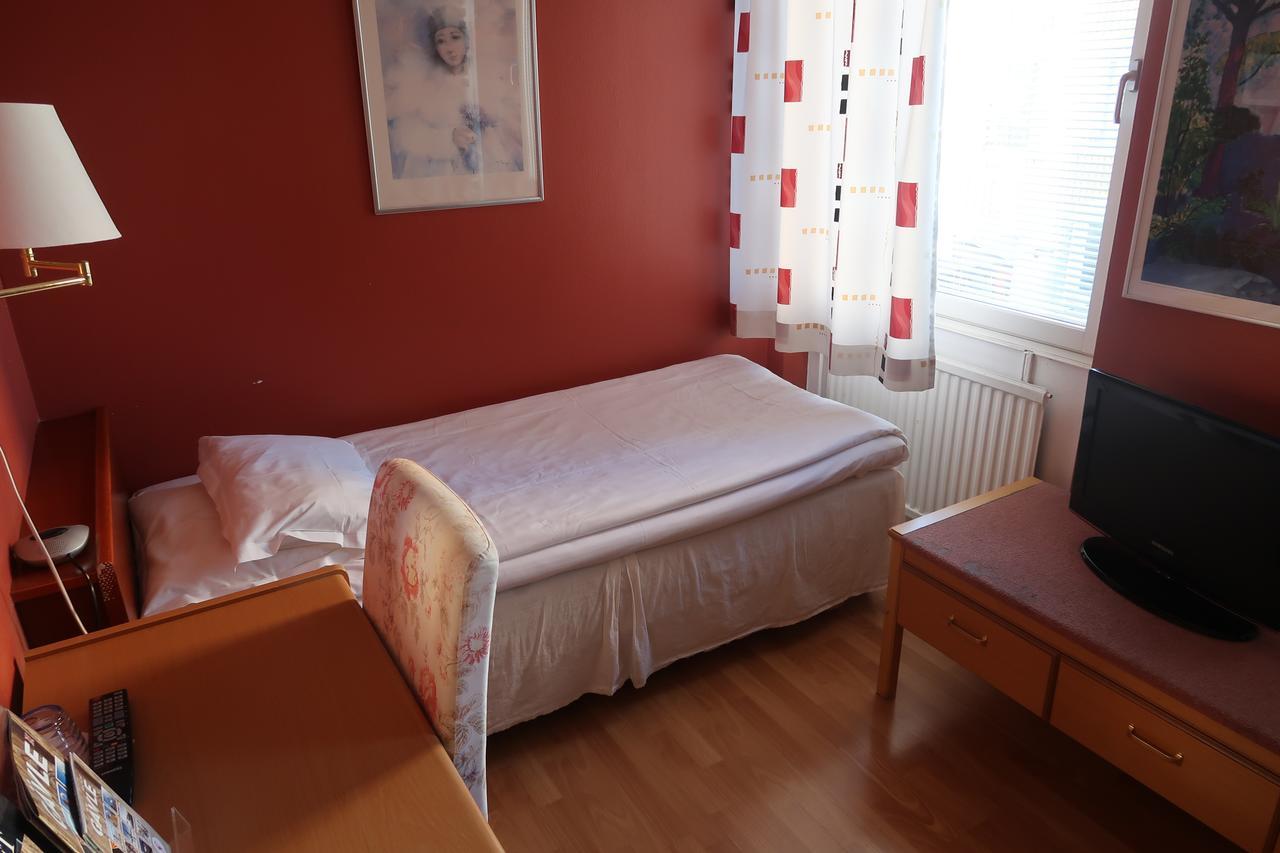 Hotel Aveny Bed & Breakfast Евле Экстерьер фото
