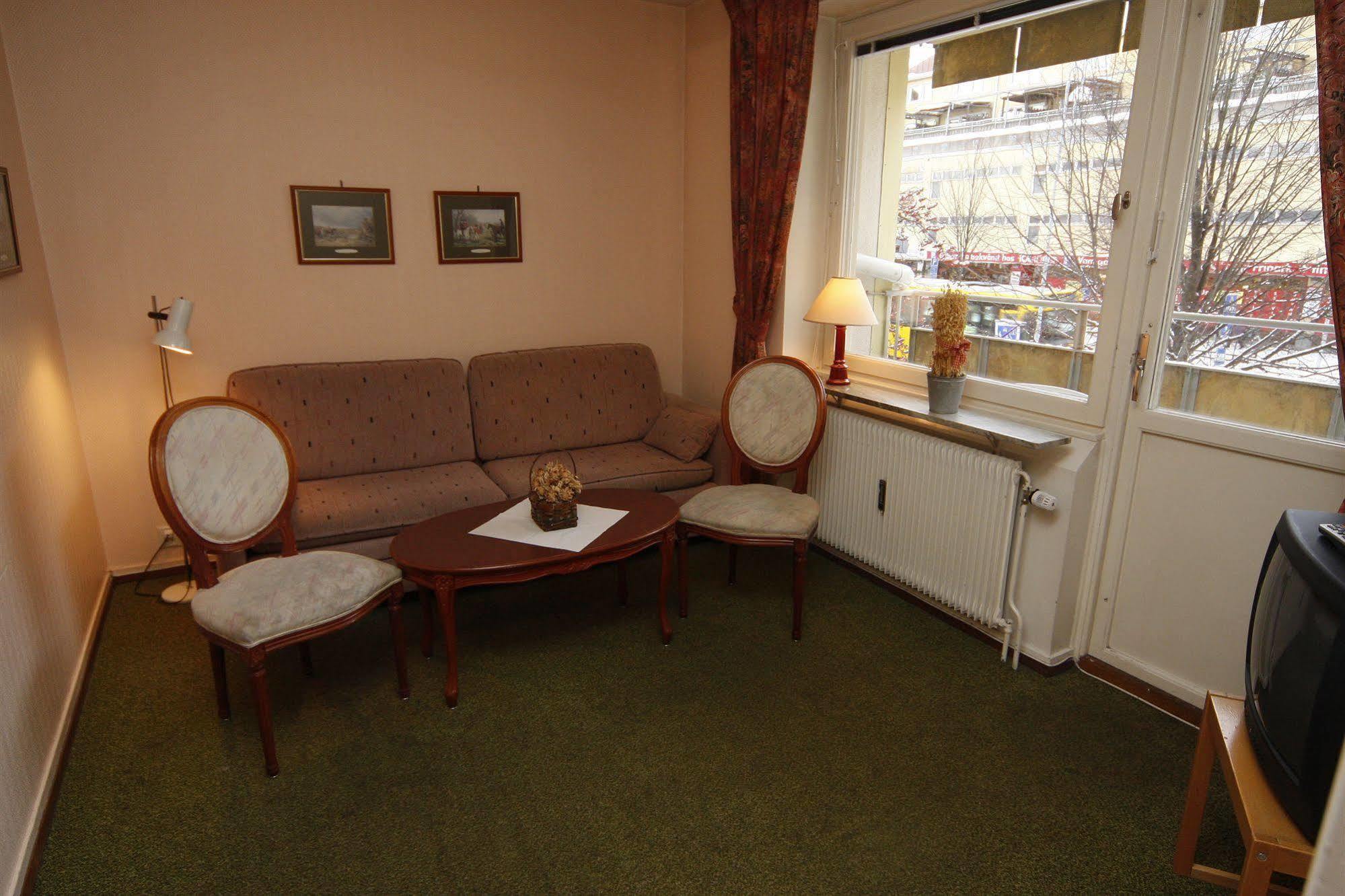 Hotel Aveny Bed & Breakfast Евле Экстерьер фото