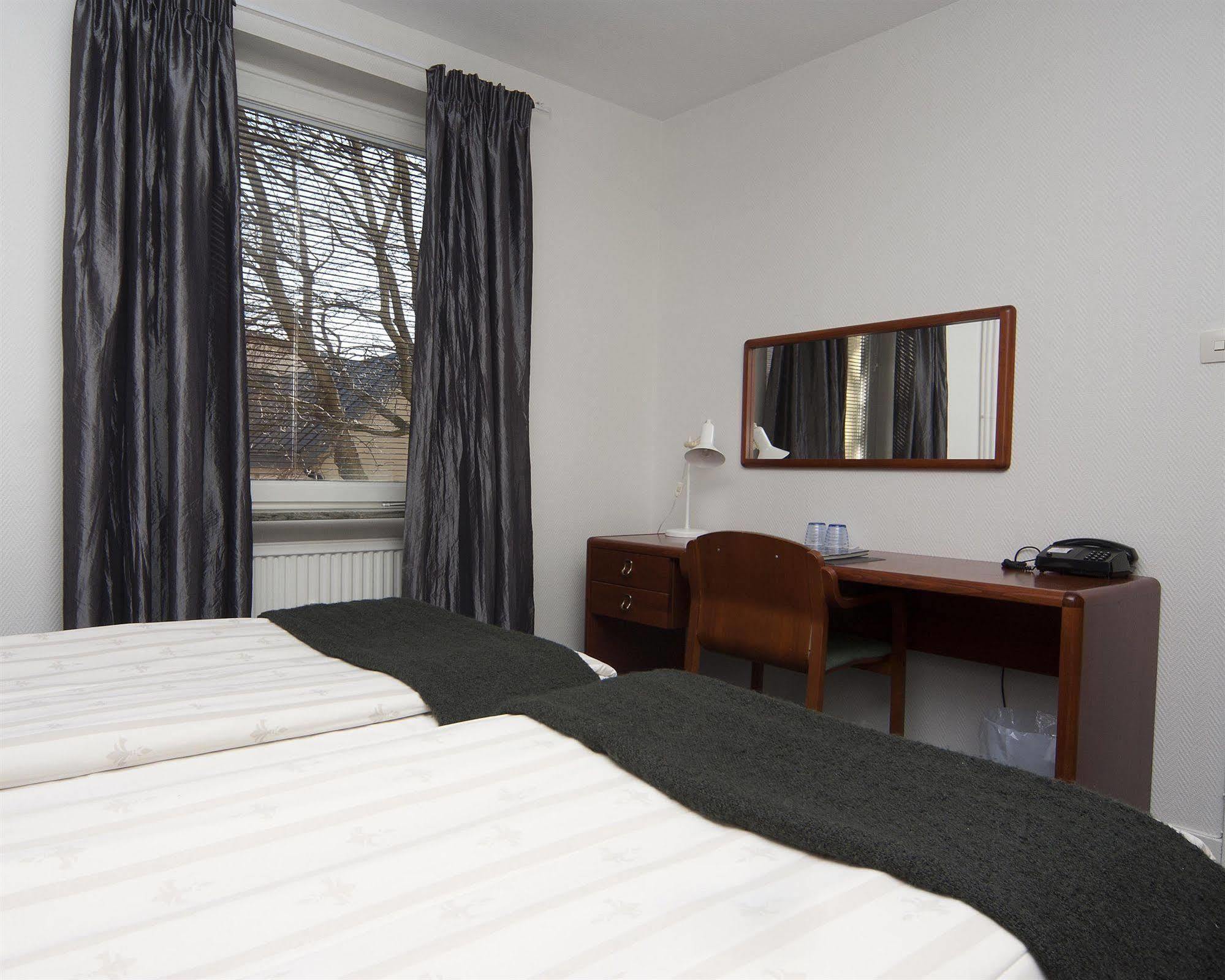 Hotel Aveny Bed & Breakfast Евле Экстерьер фото