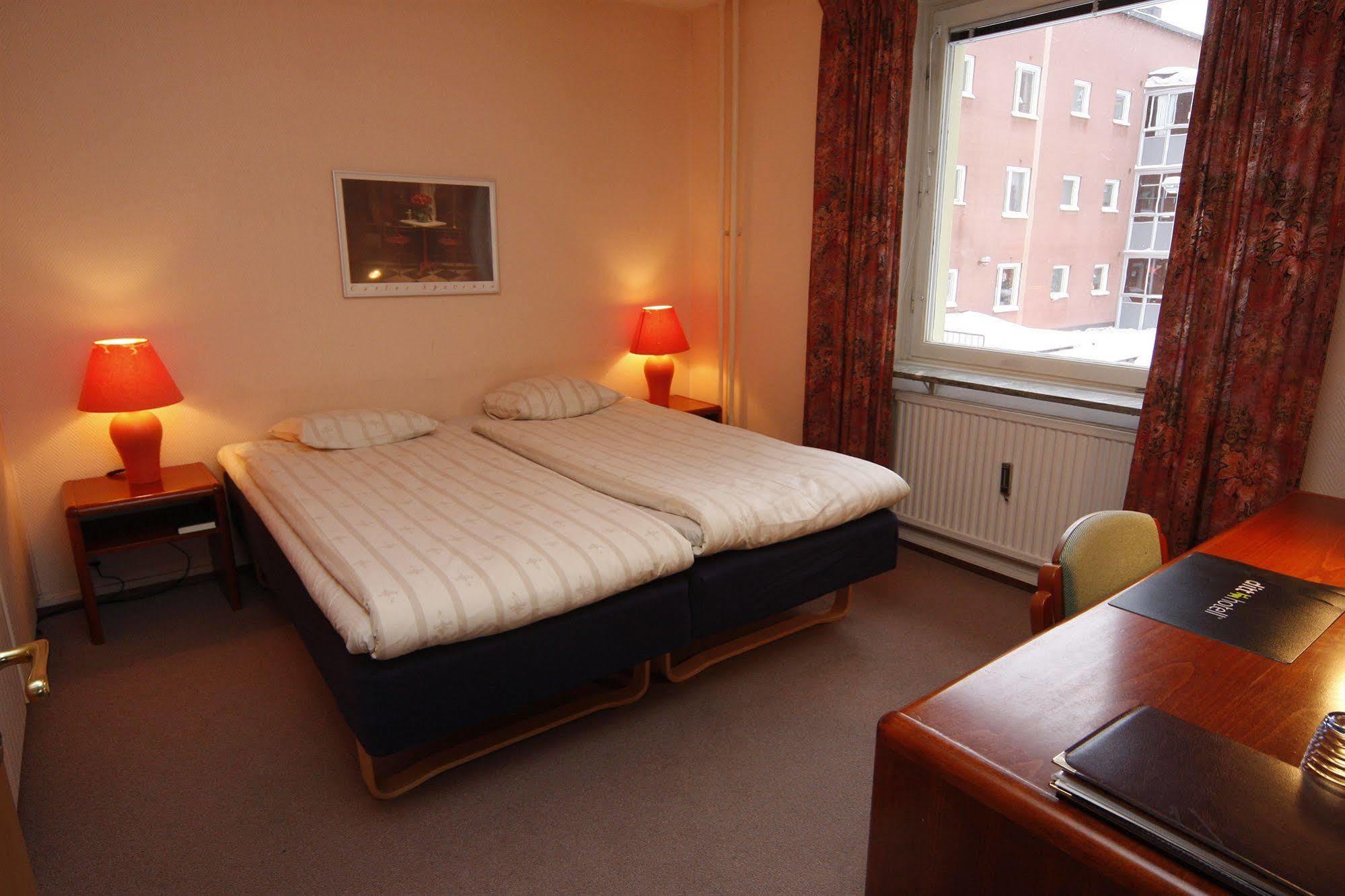 Hotel Aveny Bed & Breakfast Евле Экстерьер фото