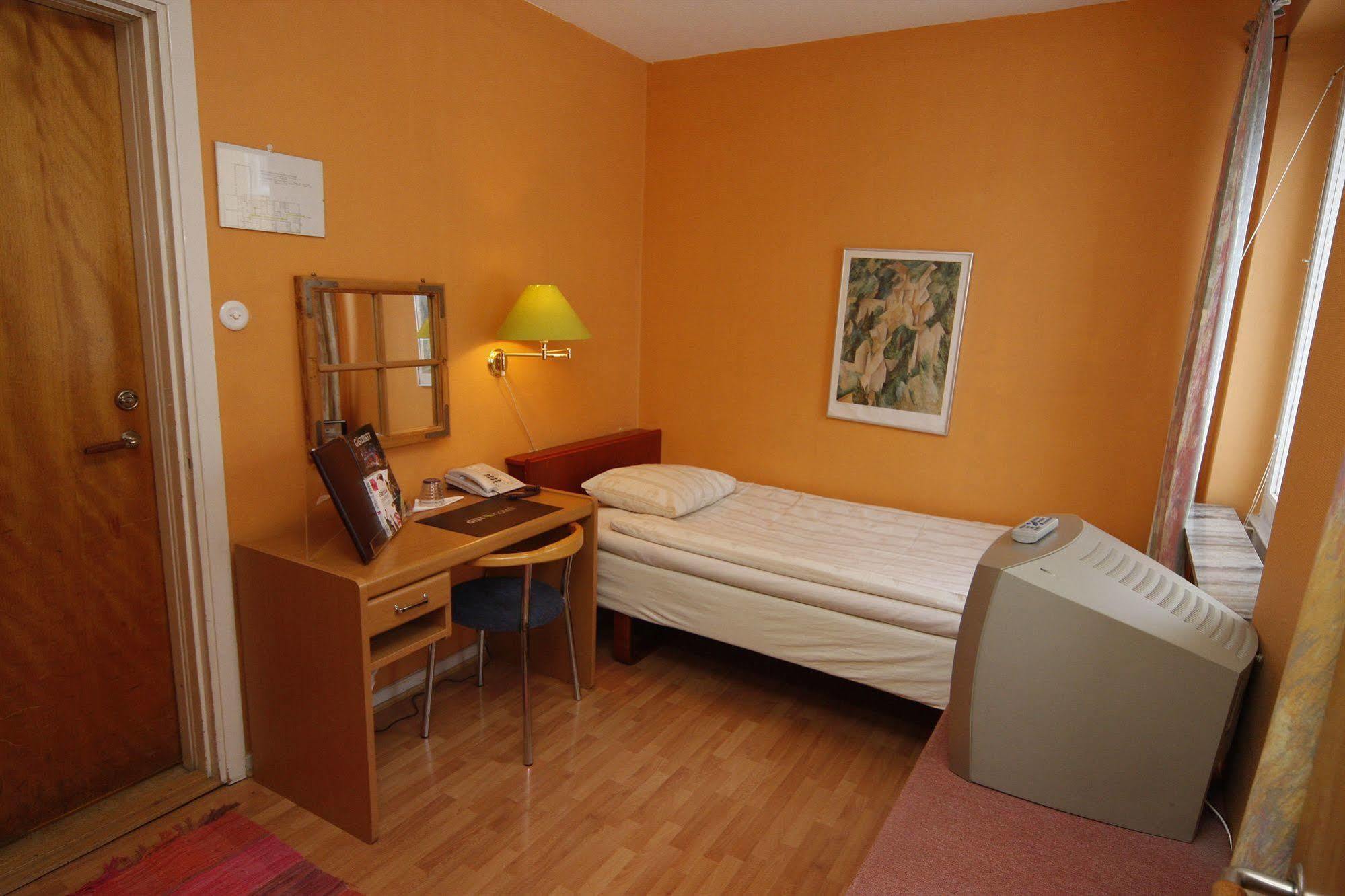 Hotel Aveny Bed & Breakfast Евле Экстерьер фото